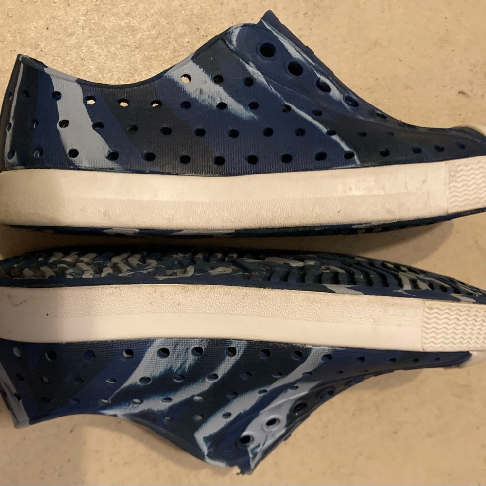 Blue white  Jefferson native sneakers size 10